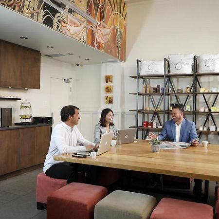 Hotel 71 By Preferred Hotels & Resorts ควิเบกซิตี้ ภายนอก รูปภาพ